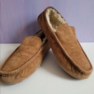 Men's 8.5 UGG Ascot Moccasin Slippers